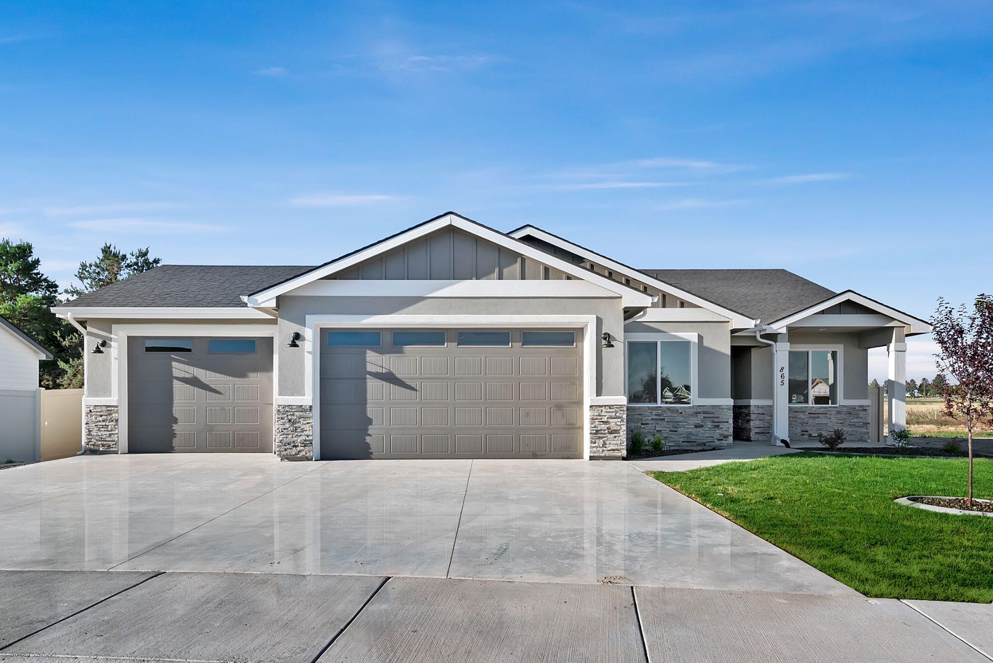 The Redwood floor plan by Bear Homes, front elevation